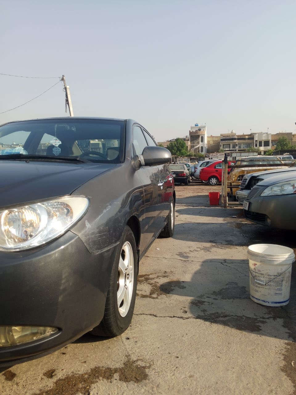 السلام عليكم الانتره مديل ٢٠٠٨ كير مكينه خير من الله تبريد ثلج بيها صبغ البنيد ودعاميه  بيها سونار وره سونار ونضربت عندي بين البابين من جهات السائق بدون دواخل  معروضه ٩٠ وبيها مجال مكان بغداد ***********
