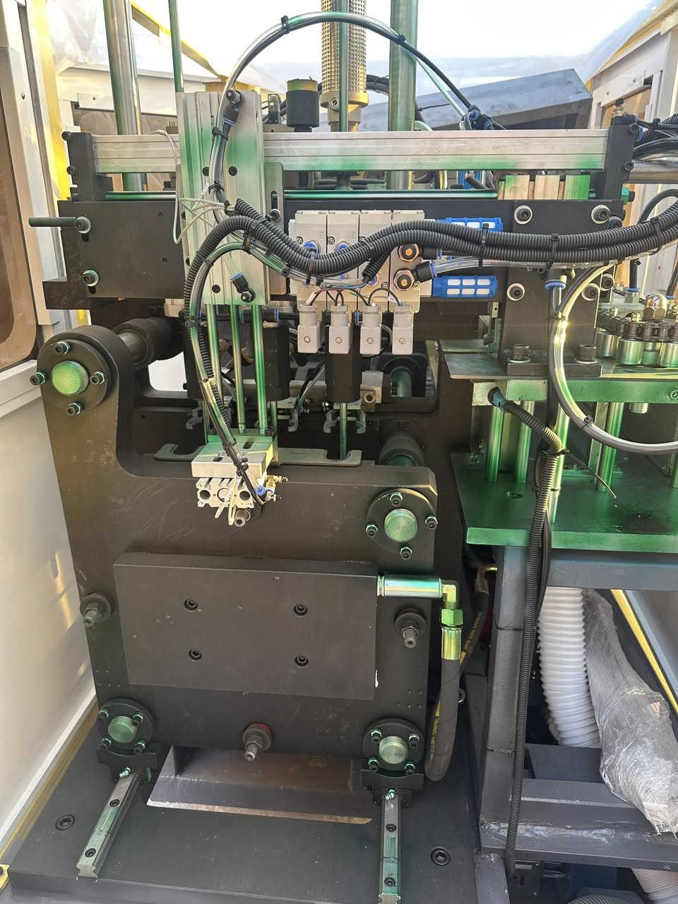 متوفر مكائن نفخ ثلاثيه فول أوتو ماتيك hz
بأسعار مناسبه وكذالك يتوفر جميع قطع الغيار

للأتصال ***********
