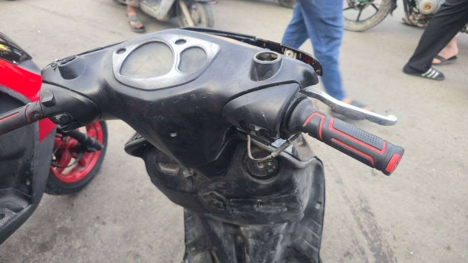 سلام عليكم دراجه سكنس نثيه البيع شغاله سلف هندر كهربائيات شغاله السعر ٢٥٠ المكان بغداد مشتل الرقم ***********
