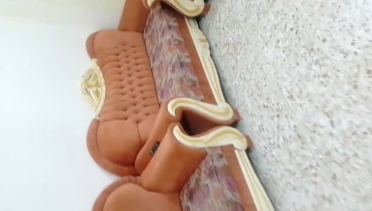 تخم كامل للبيع خمس قطع دجين شارع حجي كشكول قرب حسينه اهل البيت سعر 250 بي مجال ***********

