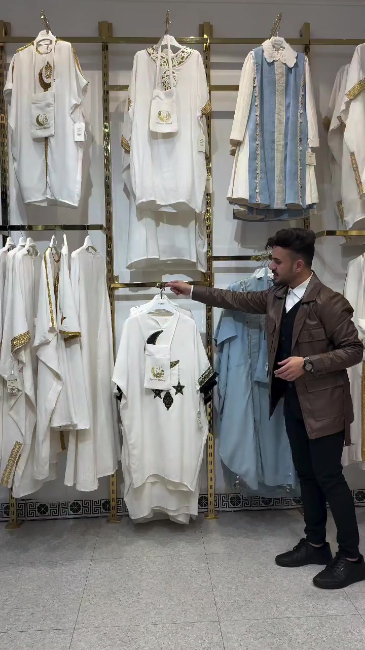 زي رمضاني بناتي 🤍✨
قياسات 6،7،8،9،10،11،12،13،14،15،16،17 ،5سـنة
________
قماش (للن)
للسعر اكتب اჂ̤ شي بتعليق ✅
للحجز مراسلة الصفحة او 
وتساب ***********
_______
عنوان ؛ طوز خوماتو/شارع علوه/ مقابل الوقف شيعي /ريتا للابسة تركية🍃
