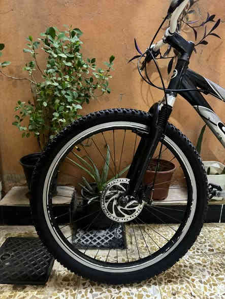 للبيع فقط 

GIANT 

 حجم 26

 تايرات جدد اصليات مال GIANT

كير خلفي 7 نمر  امامي 3 نمر مابي كير 

السعر 135 بي مجال 

مكاني موصل أيسر حي المزارع 

شراي اتصل ***********
