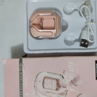 سماعات • قطعتين جدد • مع توصيل