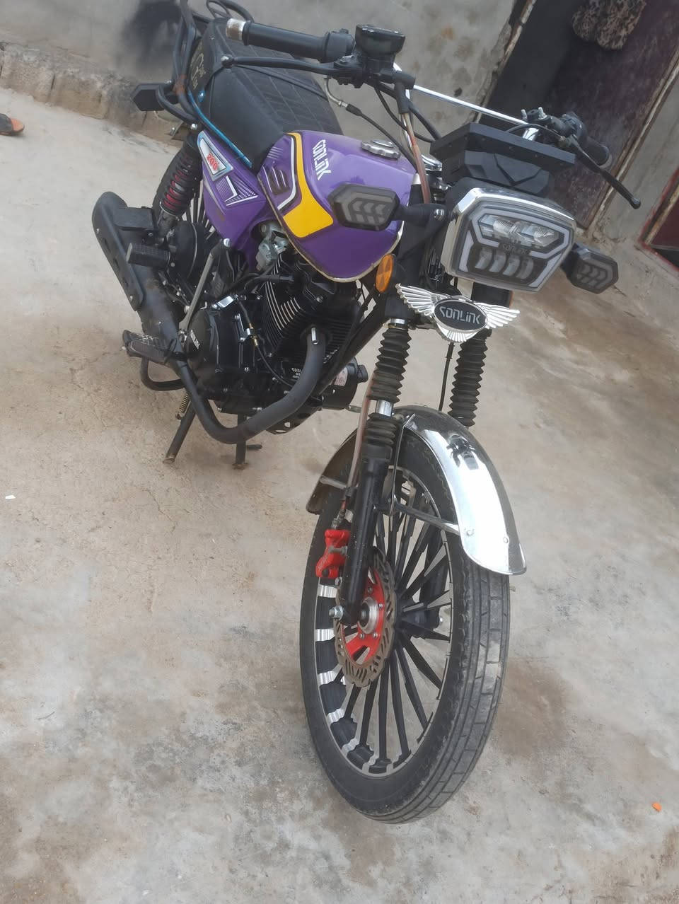 سلام عليكم دراجه زيرو موديل 25زيرو محرك 200 دراجه مابيه برقي نقص مكاني بغداد ابو غريب قرب جسر ماجد سعره 800 
بيه مجال حك جيه هاذه رقمي للتواصل ***********
‏‪0788 214 0143‬‏اثير
