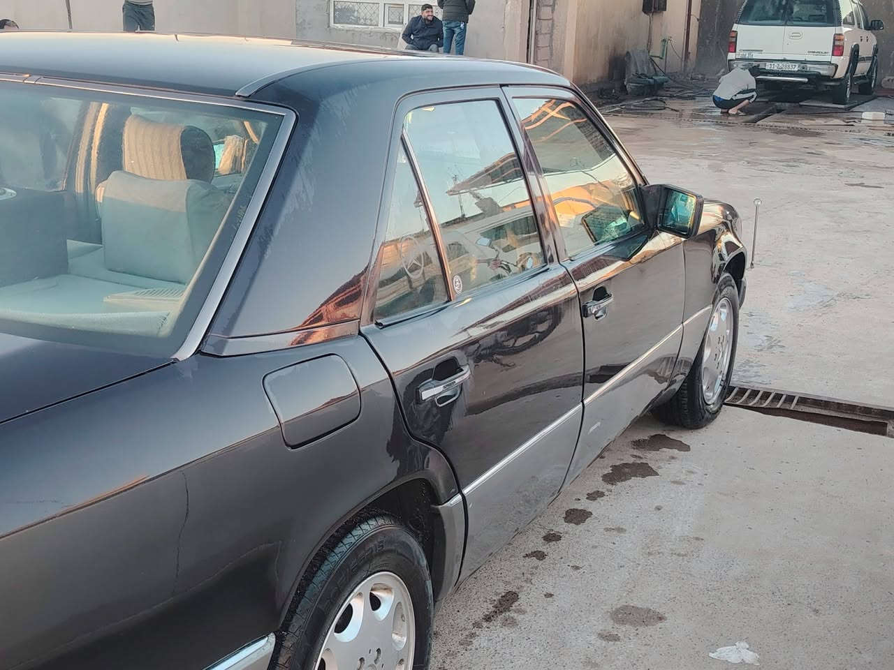 السلام عليكم..
مارسدس دب للبيع موديل 1990 بسمي السياره تحويل ثاني يوم.. سياره مكفوله كفاله عامه من الضربه وا لخياس.. قواعد دبل سليمه شواصي سليمه.. تبريد ثلج 🥶.. سياره كل نقص مابيه.. السعر 68 وا بيه مجال قليل.. المكان شهربان.. الرقم ***********..
