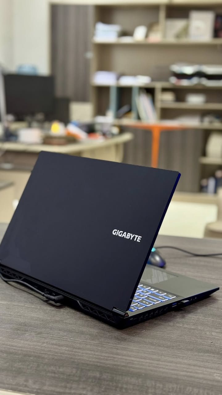 لابتوب كيمنك للبيع بسعرر متحصل مثله بعد
Gigabyte G5 kf
معالج i5 12500 H
كرت شاشه 4060 rtx
رامات 16 
التخزين M.2 512 gb
شاشة 15.6 fhd 144hz 
اللابتوب جداً نضيف شخط مابي و من ناحية القوه ف لابتوب جبار بالمونتاج و الكيمنك 
السعر : 850 الف و مستحيلل تحصل هيج مواصفات بهذا السعر 
موجود ماسنجر و واتس
رقمي : ***********
