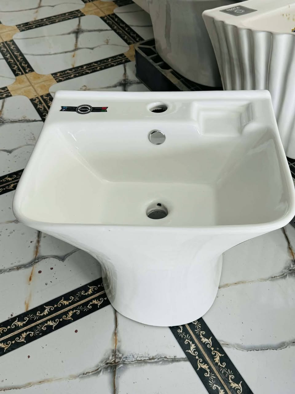 تم وصول مغاسل ايراني وباسعار جمله مفرد مناسبه جدا
📍عنوان المجمع 📍واسط _الكوت _حي الحكيم _شارع العماره الرئيسي مجاور حسينيه ابا الاحرار  

‏‪***********‬‏📲مقتدى الاماره
‪***********‬‏ حسين علي
