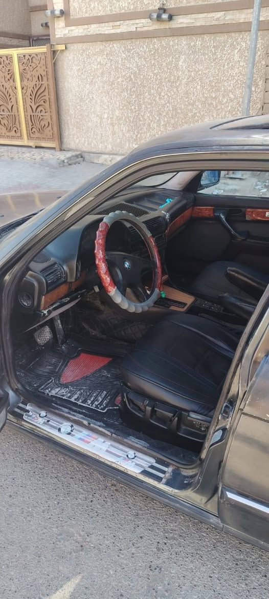 بي ام ٧٣٥ رقم نينوئ خصوصي  ألماني 
مكفولة كير ومكينة وحدادية وكهربائيات   مكانها تكريت كير اوتماتيك سعر ٤٠وبيه مجال رقم تلفون ***********
