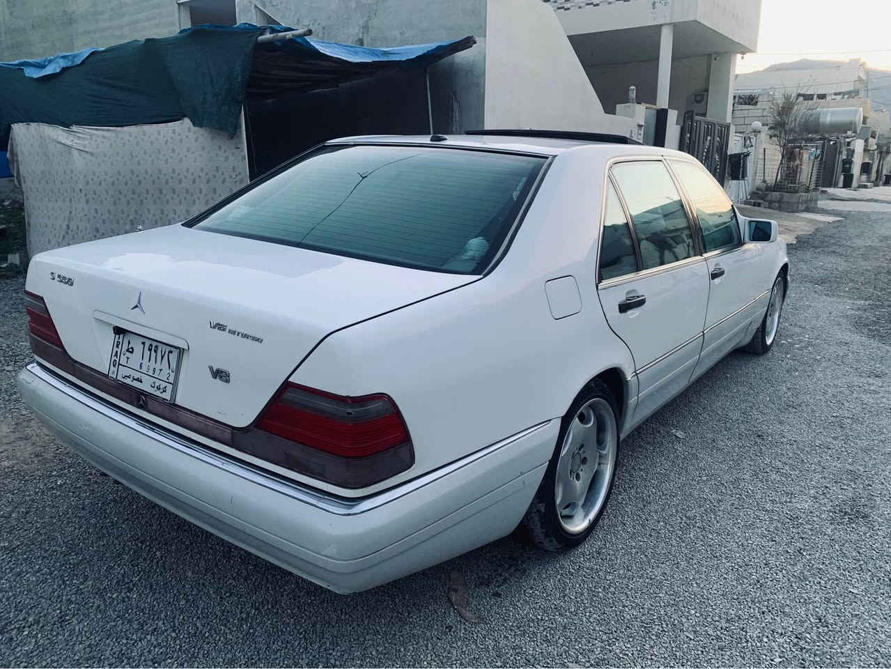 مارسيدس شبح  موديل ٩٨ قه پات مواسه فات سلايت كوشن جلد كوشن هيته ر ده بل جام كوشن كاره بايى كوشن خه زن  ئاوينه شه فت  تبريد مركزى  سه ياره كه زور باكه  هيچ بوياخى نيه  گيرى مه كينه له كزيزى بو به سراوه به س كيرو مه كينه كه ى بايى ٢٨ كه لايه  زور به قوه ته  سه ياره كه  علوجه به شرتى كيشه ى مه ده نى و مالى مه ده نى نرخى ٥٦ گه لا و معامه له  گورينه وه شم هه يه  به شتيك به دلم بيت ***********
*********** رانية, السليمانية
