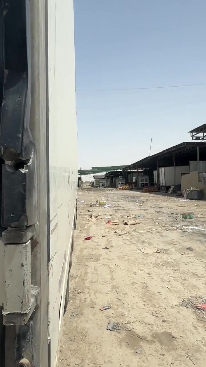 السلام عليكم براد شمتز للبيع رتفاع ستندر سمك 5 تخم تاير تخم جوبلس صندوكين عبار سلت سبير جهاز sL300شرط التنزيل البراد بي تفخه بسيطه بدون دوسه شاصي كامل مجموعه ساف دسك بريك عل بره 
السعر 75مكاني بصره 
***********
