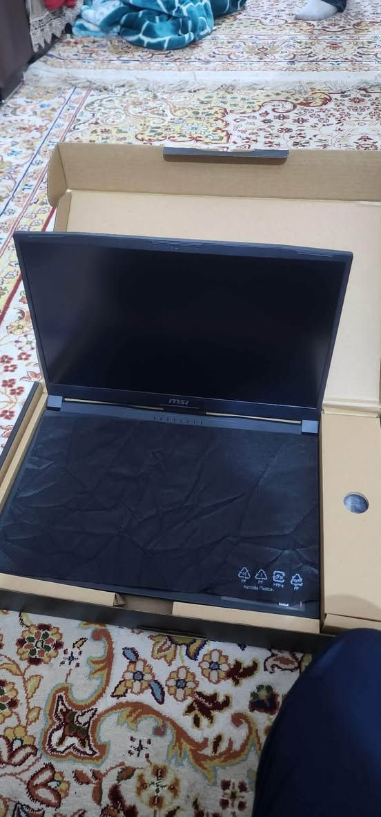 MSI Katana 17 HX B14WGK-092
Specification:
CPU: Core i9-14900HX
GPU: RTX 5060 8GB 
RAM: 16GB-DDR5 
Storage: 1TB SSD
Display: 17.3" QHD, 240Hz, IPS-Level
Color: Black
OS: Windows 11 Original

لابتوب نظيف استخدام قليل جداً مع الكارتون والملحقات

للعلم حجم الشاشة الكبيرة 17 وليس 15

 
السعر 2،250،000 الف وبي مجال ان شاء الله
*********** وتساب
