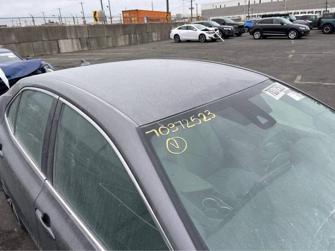 السلام عليكم
كامري هايبرد موديل ٢٠٢٣ XLE  فول مواصفات ما عدا الفتحة ضرر بنيد مبدل ومصبوغ  لون فيلي ماشية 53  ألف كيلو بدون ايرباك رقم بغداد بأسمي .
***********
21.500 السعر
عنواني رمادي
