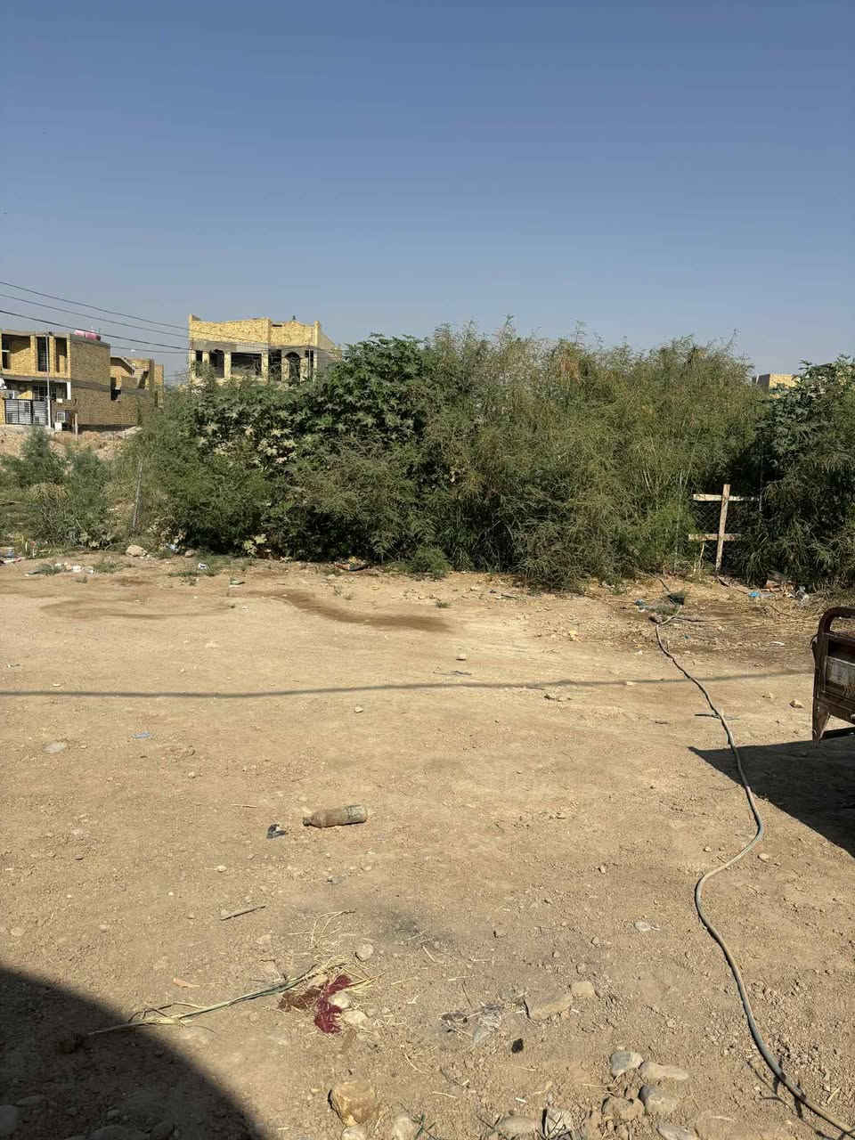 دار للبيع بالسفحه
مساحة 200 متر ع ساحة خظراء ممطلوب حر عوزه بياض وستاره وبيتونه  
السفحه 9000 الف قريب من شارع 30 شارع احمد الوائلي
يحتوي ع غرفتين وصاله ومطبخ واستقبال 
للاستفسار اتصل (***********)
او خاص
