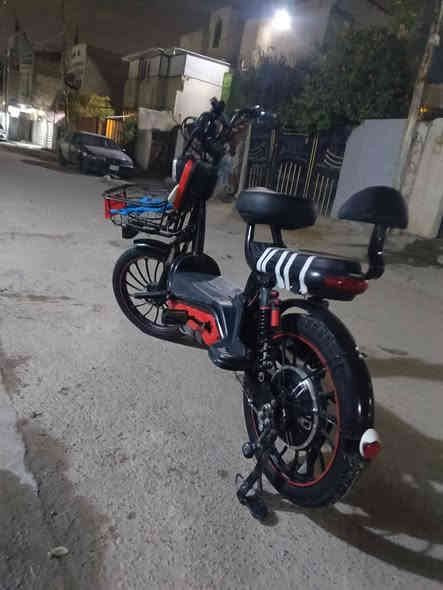 دراجة شحن للبيع مستعمله اقل من شهر
اربع بطاريات السرعة 46حقيقي 3سرع بس نقص اشارات امامي السعر 400وبيها مجال 
للاتصال *********** (أو واتساب)
***********
