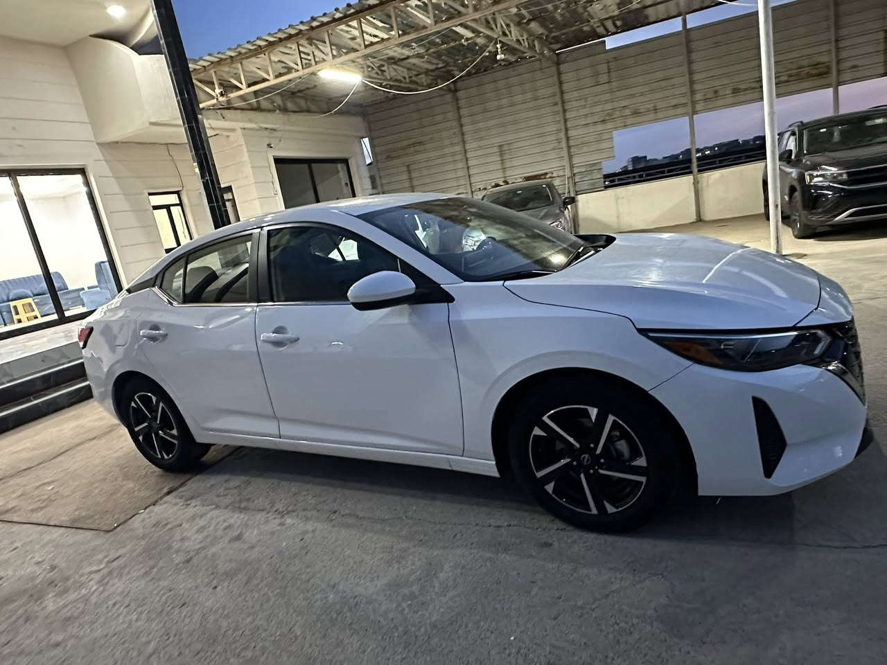 Nissan Sentra Sv 2025.                                              
بيها بس بونت صبغ بدون ايرباك بشرط
ماشى ١٨٠٠٠ مايل
سعر ١٣٧$بيها مجال بسيط
عنوان :اربيل مدينة معارض 
***********
