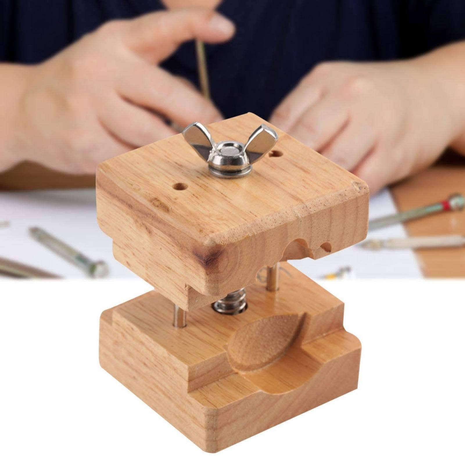 🧰 طقم حامل حركة الساعة الخشبي – تثبيت آمن ودقة في العمل!
🔧 أداة احترافية لكل فني ساعات ومحلات الصيانة!
نوفر لكم طقم حامل حركة الساعة الخشبي المميز، المصمم لتثبيت هيكل الساعة بشكل آمن أثناء عمليات الفتح والصيانة، مع حماية تامة من الخدوش أو الانزلاق.
✨ مميزات الطقم:
🪵 يتضمن قطعتين بأحجام مختلفة لتناسب مختلف أنواع الساعات
🔒 تثبيت آمن لهيكل الساعة أثناء العمل
🔧 مثالي لفتح الغطاء الخلفي وتبديل البطارية والإصلاحات الدقيقة
🪵 مصنوع من خشب متين عالي الجودة
⚙️ مزود ببرغي إبهام معدني لتعديل المقاس بسهولة ودقة
💡 أداة ضرورية لكل من يبحث عن شغل نظيف واحترافي بدون تلف أو خدوش للساعة

📍 بغداد – ساحة الرصافي – سوق الأمانة
🚚 توصيل لجميع محافظات العراق
📞 للطلب والاستفسار: ***********  واتساب
🔹 سيروان سيكو – أدوات الساعات بكل احتراف 🔹
