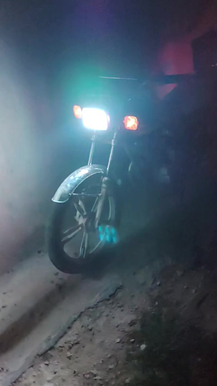 السلام عليكم ورحمه الله دراجه سيفان 5 جير دراجه كفاله عامه مناقصه اي شيء موديل 2020 هندروسلف الشغالات كل شي ما بيهن دراجه ما ناقصها كل شيء كلك كلك باقي التفاصيل خاص والسعر خاص رقم الهاتف ***********بي واتساب
