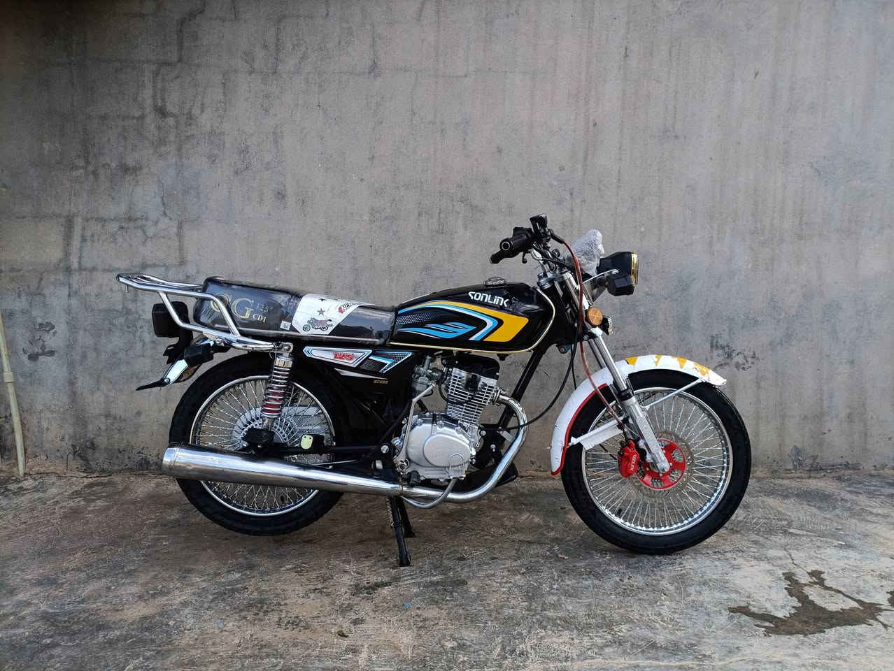 السلام عليكم ماطور للبيع سولنك موديل 2025 صفر اي عيب مابي كله شغال منفيس بي محرك ما مفتوح شرط ماطور نضيف حيل السعر 625وبي مجال للطيبين استفسار///ع الرقم ***********
