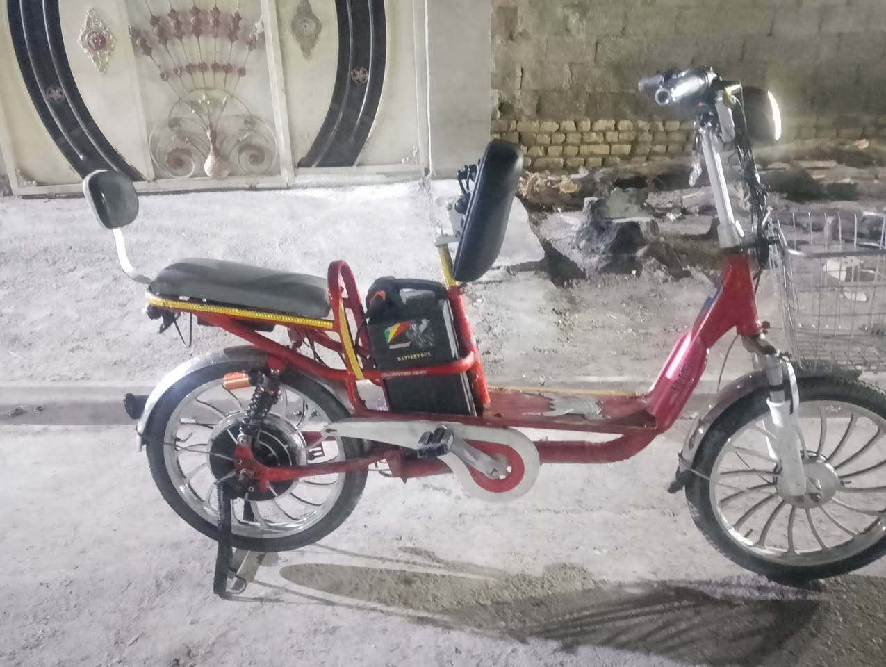 سلام عليكم دراجة R7 للبيع
السعر 280 مديل2022وبيهةمجال نضيفة 
وعطلات مبيهة 👇🏻هاذا رقمي
  ***********
