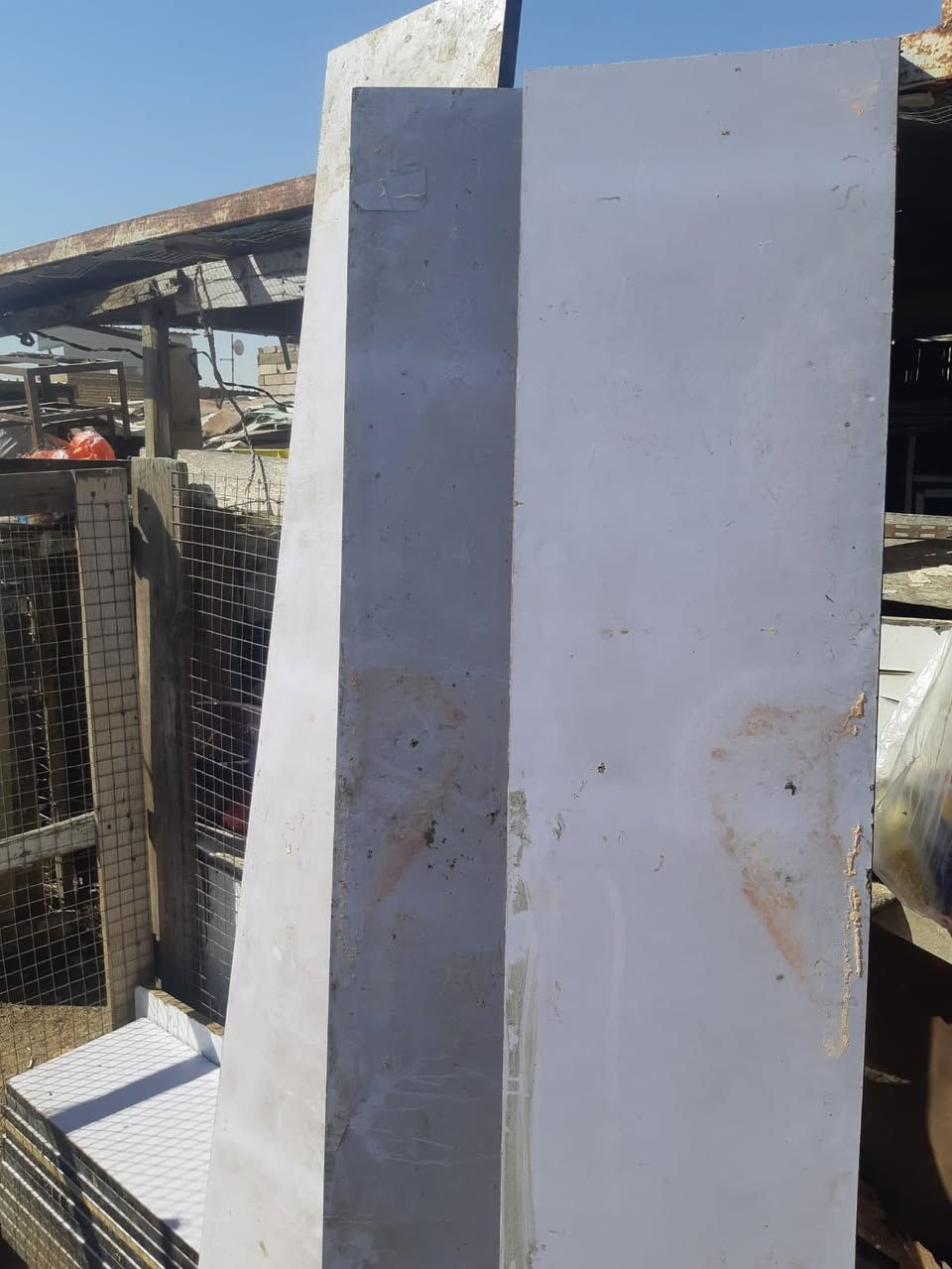 رفوف للبيع جدد ابيض والاطار اسود mdf الاصلي القديم العرض 30cm والطول 3cmو بيهم 3ونص وسمك 2cm مع الاذرع والسكك بس شد وانصب العدد 20 او اكثر قيم واخذ وتفاصيل راسلونه عل صفحه مكان كربلاء


**إذا كنت صاحب هذا الإعلان وتريد حذفه لأي سبب، رجاءا أرسل رسالة إلى الدعم الفني**