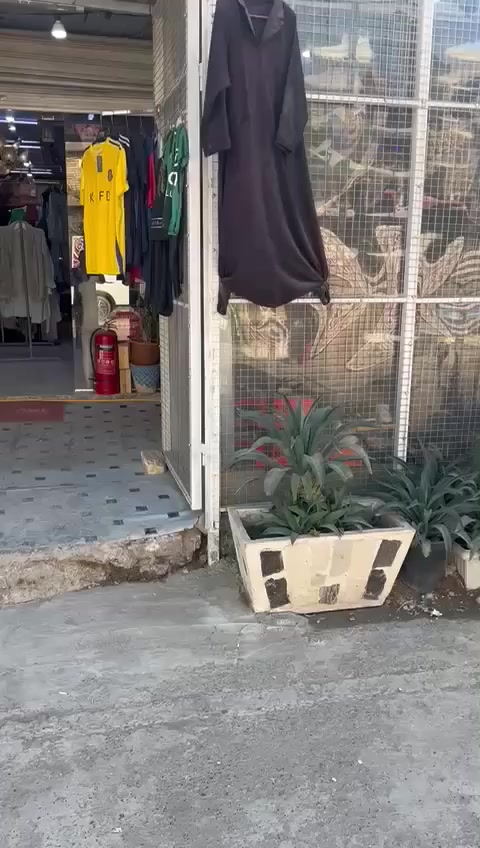 السلام عليكم اخوان بيت للبيع تشجير.
العنوان العبيدي شارع الامام (ع)
المساحة190م.     السعر 55وبي مجال.
الاستفسار الرقم*********** الدلال ابو علي .
