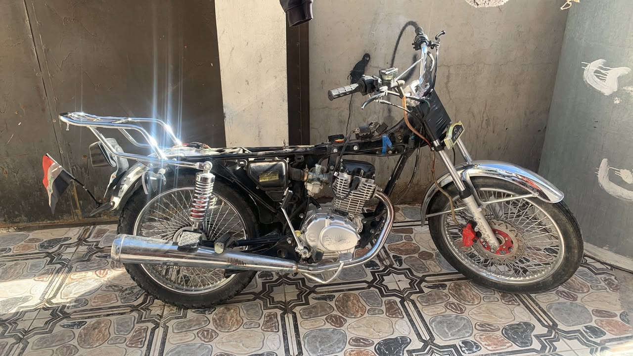 سلام عليكم سولنك موديل 2024بدون تانكي او كشن او صفاحيات انته ليت اشاير كامل موجود فقط عليك تشتري تخم تطلع لوز شرط محرك كبس دراجه شغاله بيه صوت فيلس شي قليل  سعر 450من اخير ***********
