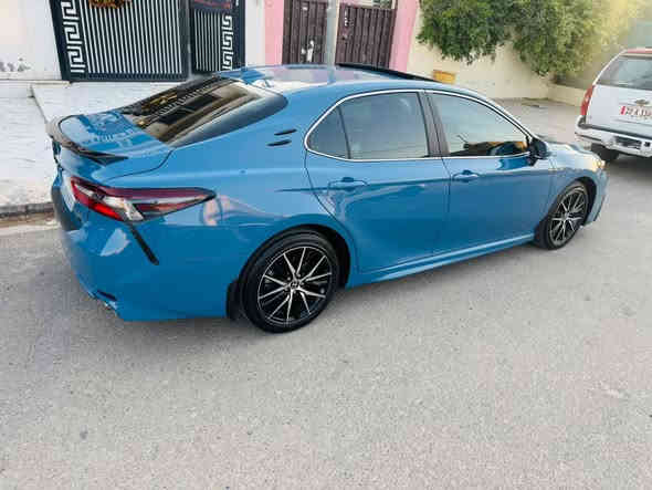 السلام عليكم 
للبيع 

كامري 2023 مواصفات Se بلص سلايت بصمة شاشة كبير قطعتين تبريد . گشن هيترر تشغيل عن بعد . السيارة ب اسمي تريد تحويل تريد وكالة .هزة وفحص جديد السياة جاهززة . 
السيارة جديده بعدهاا ماشيه 35 . بدون قطره صبغ گلين گلين 

السعر 240.          

***********
