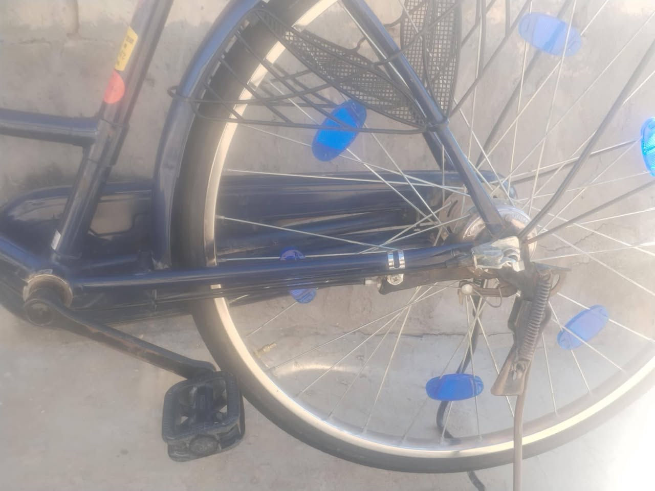 السلام عليكم بيسكل البيع تركيب بعده جديد غراضه كله جدد بدال قفل امامي كله شغال ما مصبوغ السعر 85بي مجال قليل مكاني عماره نهاوند شارع عشرين 
***********
