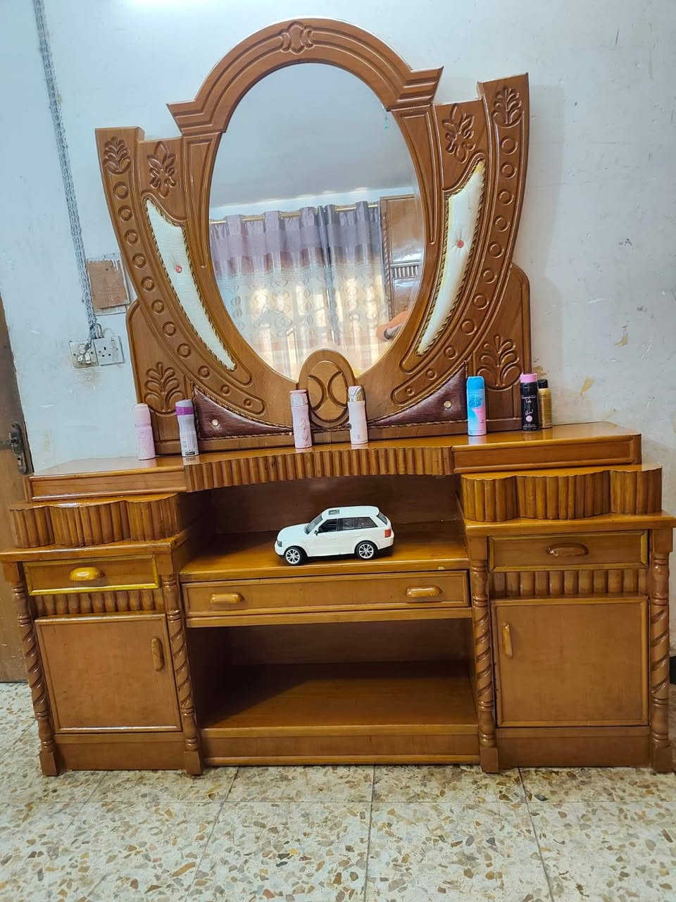 غرفه صاج نظيفه مستعجل على بيعتهاحله شارع 80 للاستفسار *********** او ***********
