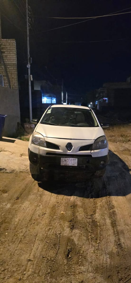 للبيع رينو كوليوس 2009 محرك كير جدد تدفأة تبريد صدر امامي جديد تخم تاير جديد كهربائيات كلها شغالة عدا الجامة بصف السايق غرفتها حلوة سيارة جاهزة رقم بغداد ومكانها بغداد تحويل مباشر. السعر 70 ( مكلف بالنشر  ) للاتصال *********** .
