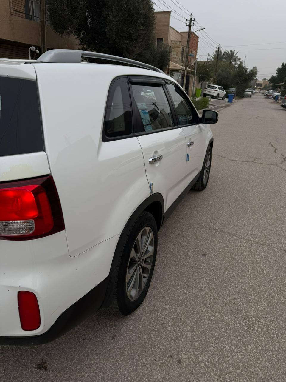 سورنتو 2015 وارد خليجي – أبيض – V6 رقم بغداد
 • محرك 6 سلندر
 • بدون فتحة (سقف عادي)
 • مكينة وكير مكفولات شرط الفحص
 • بدون ضربة
 • بدون صبغ أو تبديل
 • ماشيه (164 الف كيلو)
 • تحكمات ستيرن
 • مثبت سرعة
        •      نظام ايكو
 • نظام مانع انزلاق
 • 7 راكب
 • كامره خلفية
 • تبريد 3 قطع ثلج
 • إشاير مرايا
 • إضاءة أمامية زنون
 • كشنات مخملي دوشمة جلد
السيارة جديدة بيها سونار مكفولة مكانها بغداد حي الجامعة
صدر بالكامل جديد
منظومة بلكات ونزلات جدد
منظومة تبريد جديدة بالكامل 
تاير زوج امامي جديد 
للاستفسار 
الاتصال ***********
