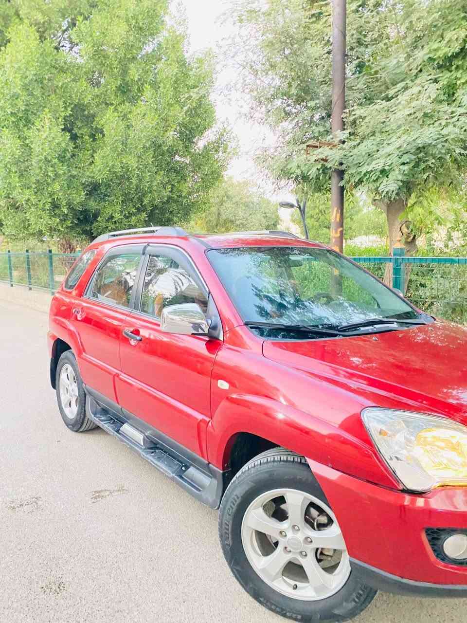 سبورتج 2010
مواصفات TLX يعني فول
السياره وارد كوري كفاله عامه 
لون ماروني 
مواصفات السياره:-
محرك 2000 دوش
تدفئه مقاعد 
نظام Eco 
فتحه سقف 
تحكمات سترين .
محرك كير مكفولات
تخم تاير جديد
ماشيه 216 الف
تبريد ثلج

 بي واتساب+964 750 728 9873
***********
