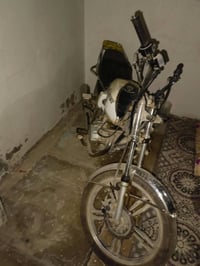 دراجة ايراني خمسة كير كوم حديد المكينة شغالة اوراقهة موجودة سعر 180 وب...