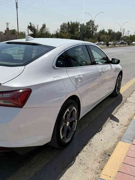 ماليبو 2022 
محرك 1500 تيربو 
فئه LT 
السياره حره باسم شركه 
حادث السياره جاملغ + شفه البنيد 
بدون شاصي
( بصمه . كشن كهرباء + تدفئة تبريد . تحكات ستيرن . شاشه ايباد . كامره . نضام اوتو ستوب . تشغيل عن بعد . تبريد قطعتين ) 
السعر 140 وبيها مجال للشراي 
***********
