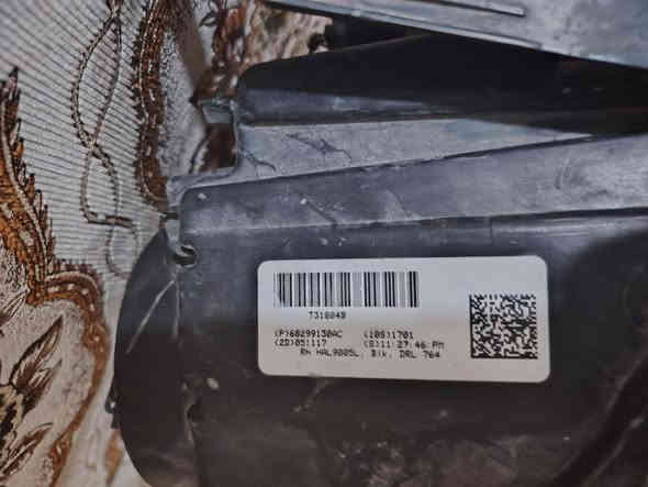 سلام عليكم متوفر لايت ايمن دورنكوا جهه اليمنه اصلي تفصيخ موديل ١٨ سعره ١٧٥ توصيل موجود 
***********
