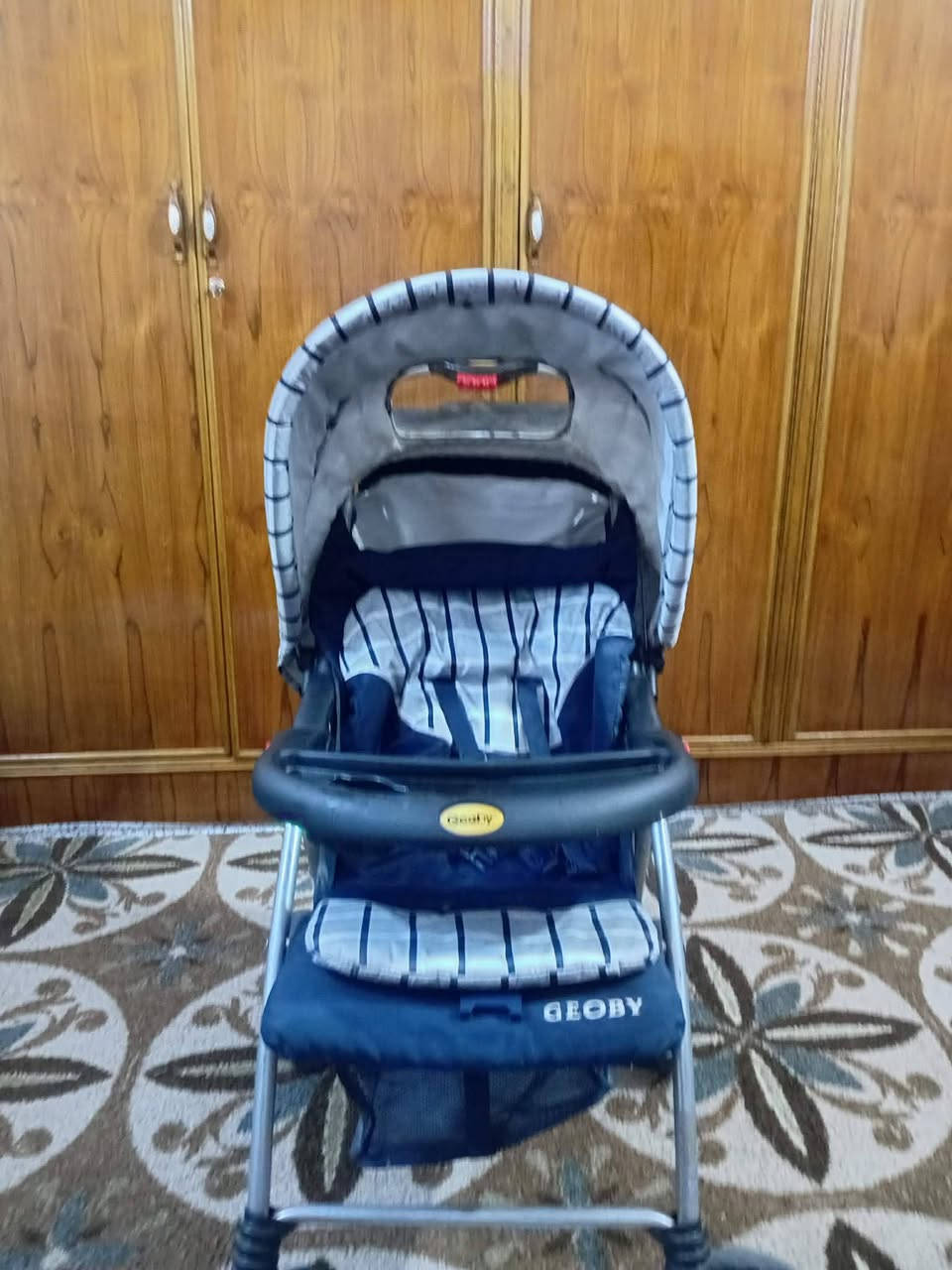 سلام عليكم عربانة مال اطفال مستعملة قليل السعر 75 وبيهة  مجال ***********
