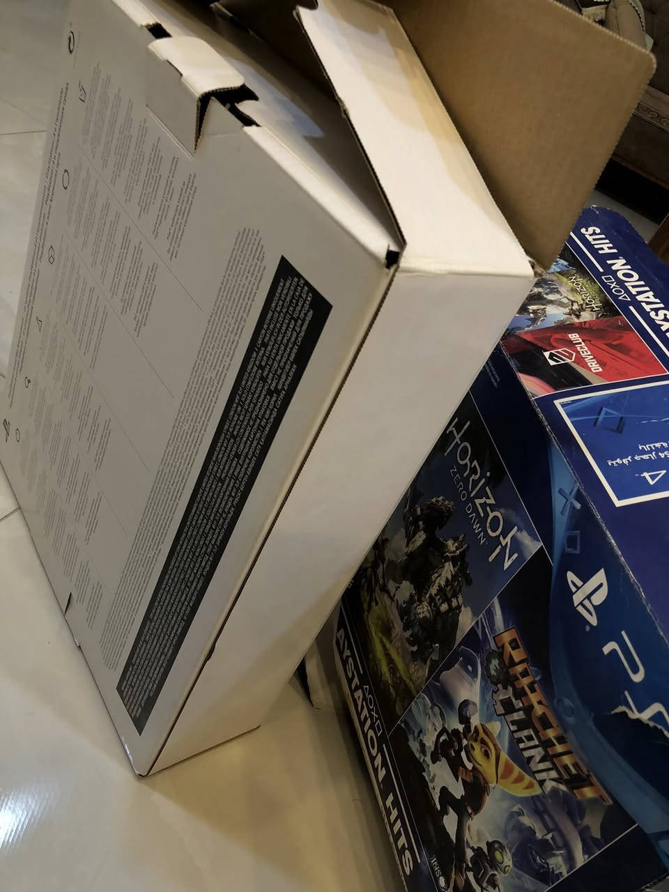 سلام عليكم 
بلي فور للبيع نظيف جدا وغير مهكر تحديث 13 تلعب اونلاين 
مع جوستك عدد 2 
لعبة GTA
مع قطعه لربط الماوس والكيبورد على البلي من شركة Red dragon
السعر 200 
عنوان بغداد


**إذا كنت صاحب هذا الإعلان وتريد حذفه لأي سبب، رجاءا أرسل رسالة إلى الدعم الفني**