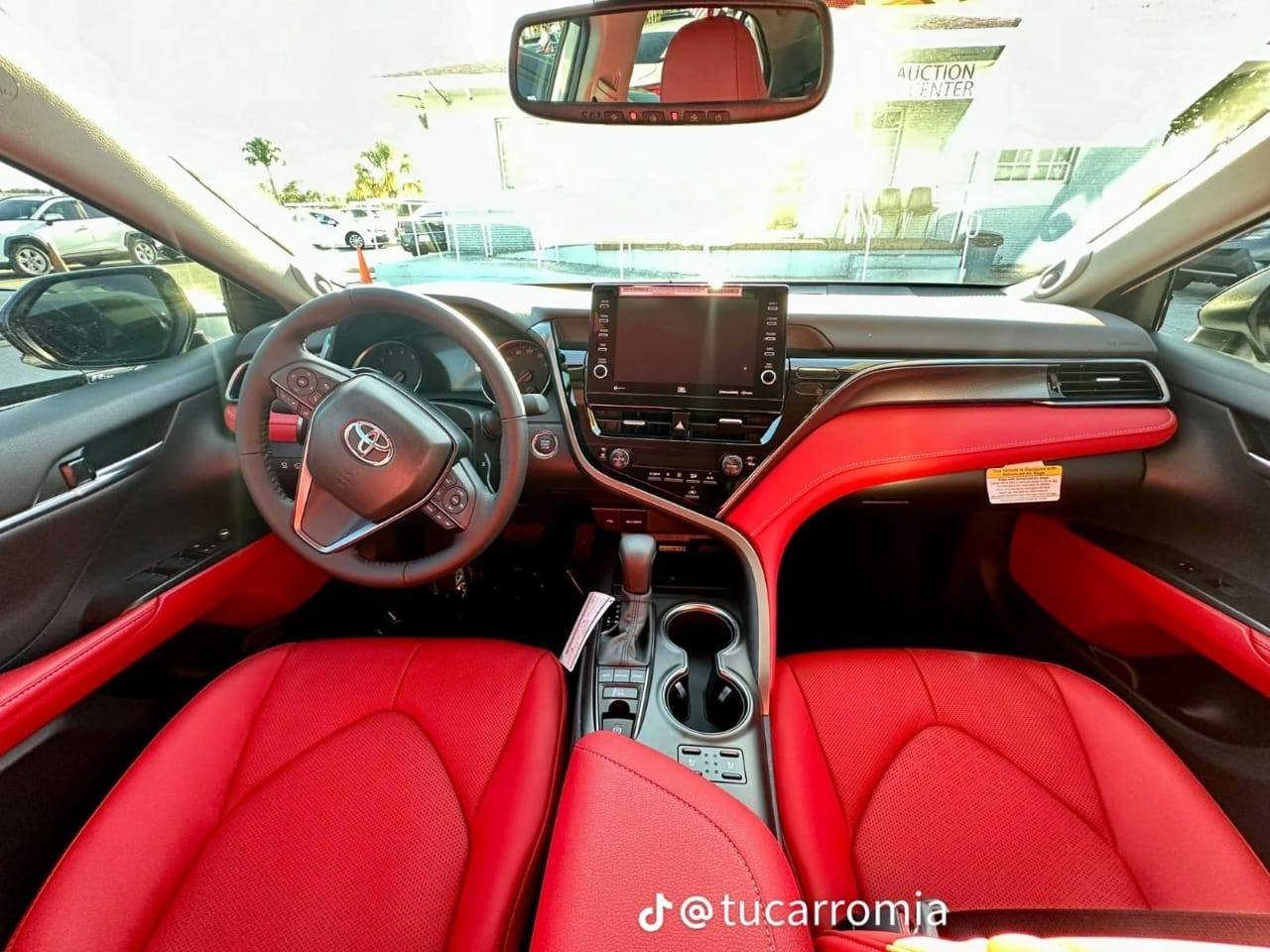 للعشاق الفخامه اليابانيه الامريكيه والشي مختلف والمميز والسبورت
كامري XSe التوو كلر اعله مواصفات للاخير 
للاستفسار الاتصال عله الرقم 
***********
مكان السياره بغداد السيديه
