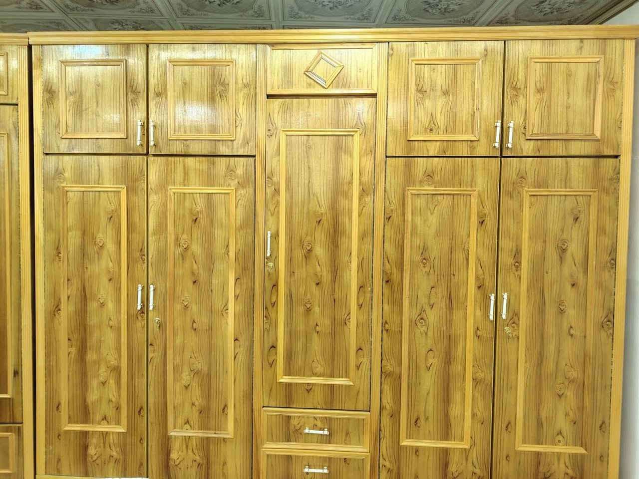 عرض خاص لفترة محدودة السعر مليون فقط جميع النقشات متوفرة العنوان الصناعة القديمة


**إذا كنت صاحب هذا الإعلان وتريد حذفه لأي سبب، رجاءا أرسل رسالة إلى الدعم الفني**