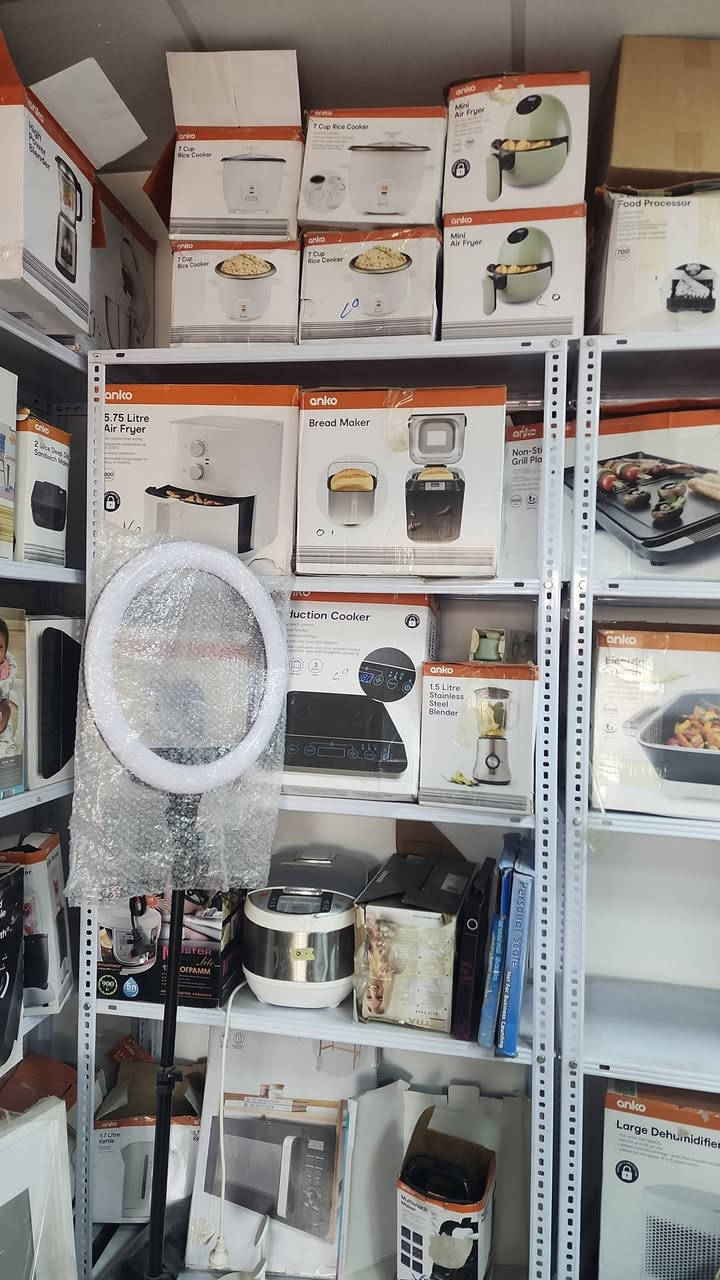 السلام عليكم عندي بضاعه ماركه انكو تصفيه مخزن بيع جمله سعر كيلو 5000 للاستفسار الاتصال على رقم 
***********
