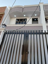 دار للبيع منطقه العزات ملك صرف باسمي شخصيا   طابقين بناء حديث ما مسكون...