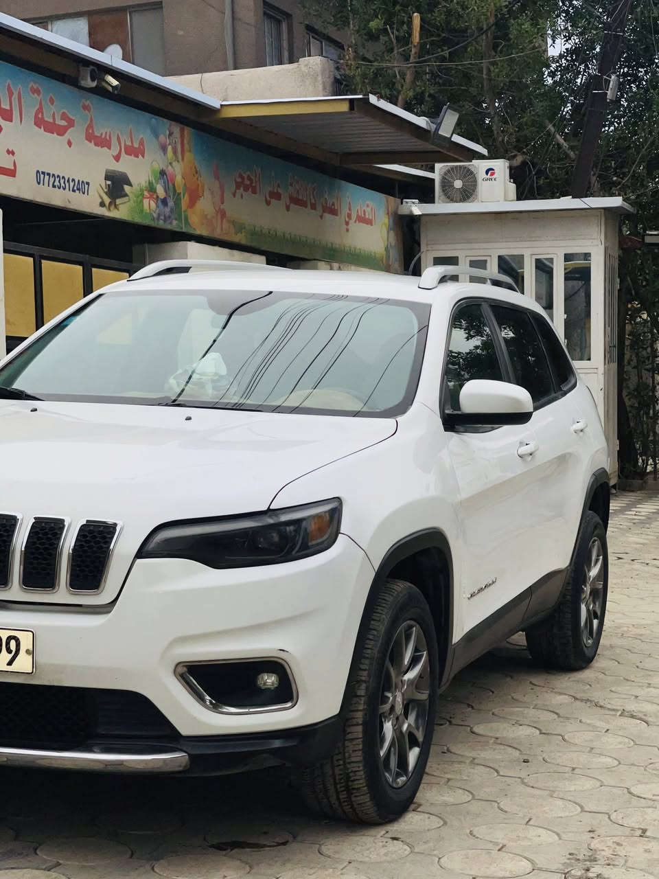 السلام عليكم من رخصه الادمن
للبيع فقط !
سيارة جيب شيروكي 2020 فول عدا الفتحه سيارة خير من الله مناقصها شي تخم تاير جديد ادامة كامله للصدر تبديل مكينة جديدة 2022 كير  سيارة جديدة بمعى الكلمة متصرف عليها ولا ربع بيها حادث جاملغ وبنيد ومبدل بيها قطع نفس اللون بدون صبغ 

مكلف بالنشر !

العنوان بغداد المشتل 
*********** واتس اب شغال
