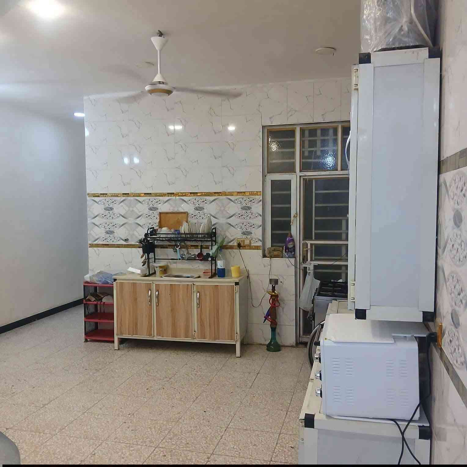 سلام عليكم 
بيت للبيع مساحة ١١٠  زراعي  طابقين خدمات كهرباء ماء مجاري وعن قريب التبليط الي ميعرف شنو صنف الارض تعال للمنطقة واسال 
بناء حديث 
زعفرانية نهايه اربع شوارع شارع السكلة الفرع الثاني 
السعر  83 وبي مجال قليل 
للأتصال ***********
