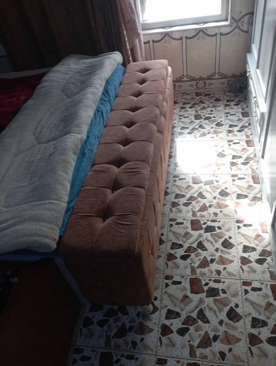 للبيع غرفه تزكام المكان حله ابو غرق السعر مليون 100 اتصال ***********
