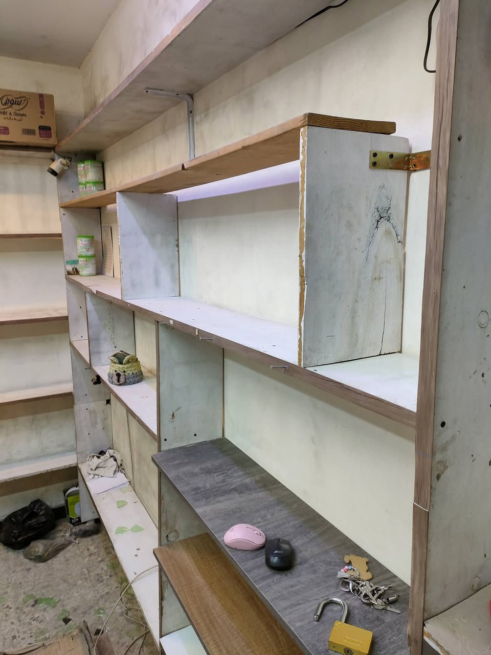 مستعجل على بيعتهن.. رفوف خشب و جام خانة حديد
الرفوف ((٣٠٠)) الف مغطية مساحة المحل ٣  × ٥ بالكامل 

الجام خانة ((٥٠٠)) ألف أبعادها:

العرض ٢٨٠

الارتفاع ٢٧٧

و سُمك الفريم الحديد ٥ سانتي

و رفوف الجام ١٧ سانتي في ٨٨ سانتي

العنوان الشعلة شارع المستشفى 

***********
