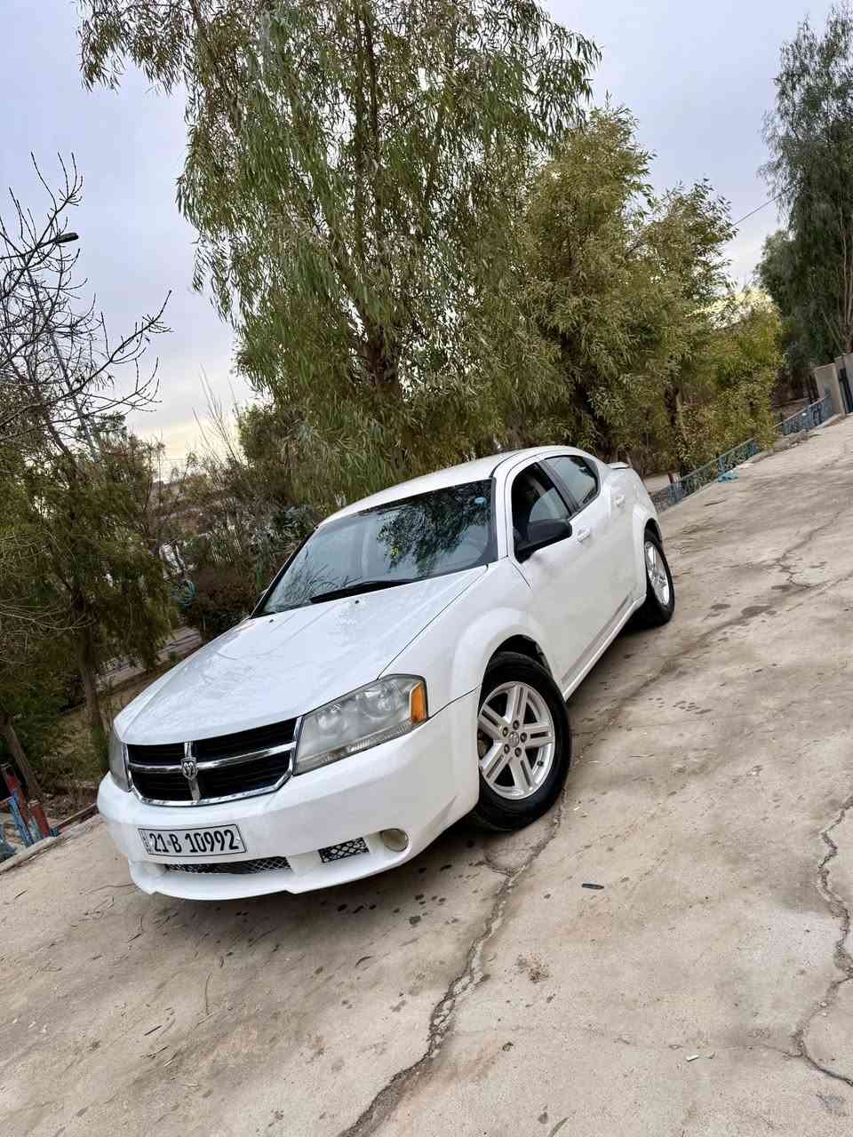 Dodge Avenger 2009 SXT
ڕەنگ سپی بەفری مەکینە 2.4لتری ئەمریکی
مواسەفات گێڕ ئۆتۆماتیک و عادی  و تحدید سرعة و کوشن کارەبا و چوارجام کارەبا و بیلاد Widebody و ناو کرێمی سەیارەکە زۆر جوان و پاکە چوار تایەی لۆکی بۆ بەستراوە و بە ناوی خۆمەوەیە بێ کێشەیە
تەنها پارچەیەک و پەڵەیەکی بۆیاخە و سۆنەریم داناوە
سەنەوی و ژینگە و ڕێگە و بان و ڕەقەم هەمووی تازەیە و دینار مەسروفی تێدا نیە گێڕ و مەکینە و تحویل و غرامەش بە شەرت
نرخ/ 78 وەرەقە کەمێك مەجال
ژ.م/***********
***********
0750 956 4987
0770 429 3032
