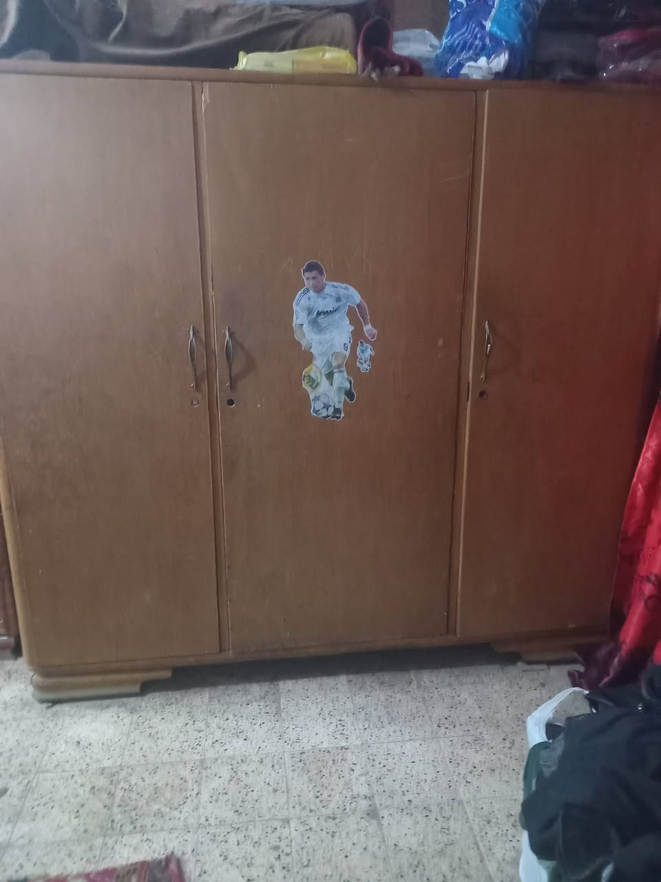 للبيع ديوان تكمه /١١/ مقعد مع كنتوا مع مجمده صغيره العنوان بغداد الاسكان واتساب /*********** سعر الكلي /٧٥٠/ وبين مجال للشراي
