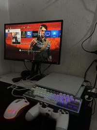 للبيع بلي فور سلم اولاين نضيف كلش مع شاشه مع ماوس وكيبورد مع يده اصليه...