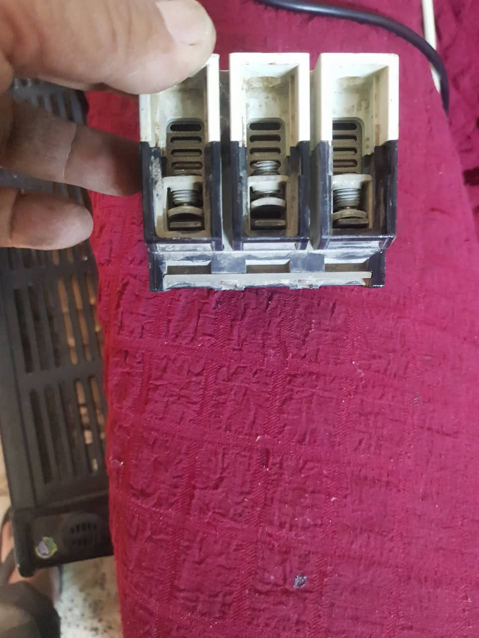 السلام عليكم اخوان للبيع يوجد توصيل
***********
