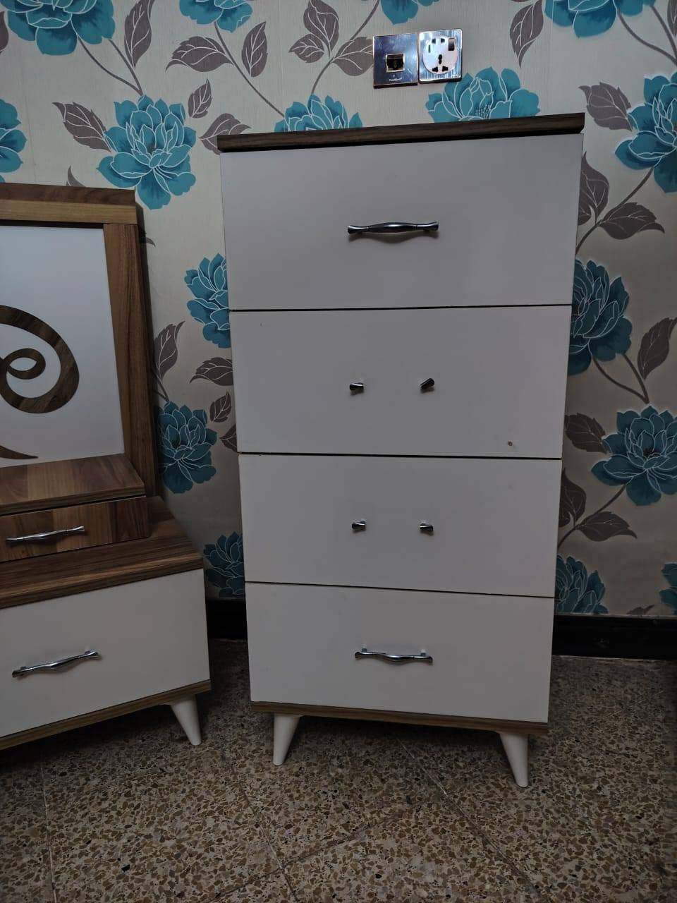 السلام عليكم ورحمة الله
مكلف بالنشر
غرفه نوم تركيه ٩ قطع نظيفه السعر المطلوب ٥٠٠ الف
مكانه الفلوجة حي الجمهوريه 
للاستفسار
***********
***********
***********
